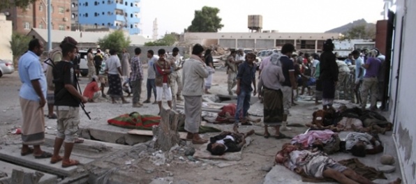 Muž v Jemene sa odpálil medzi vojakmi, zabil ich desiatky