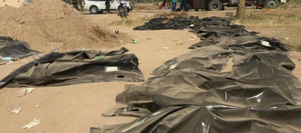 Ruskí vojaci našli v Aleppe masové hroby s umučenými telami 