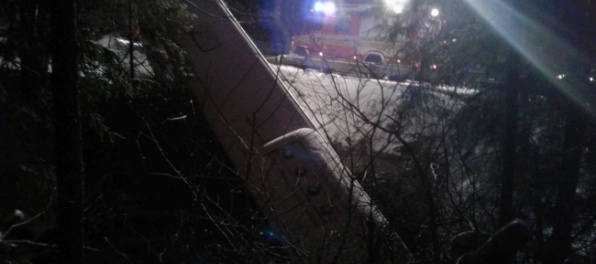 Na Čertovici sa stala vážna nehoda, autobus zišiel z cesty