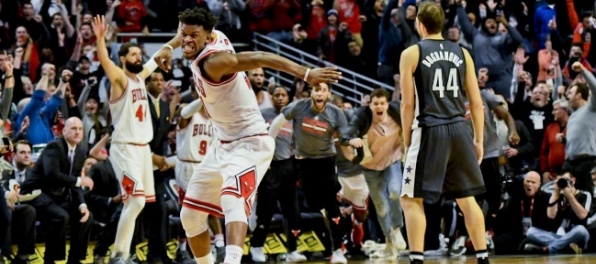 Video: Butler rozhodol o výhre Chicaga v poslednej sekunde