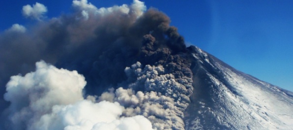 Na Aljaške vybuchla sopka, letecká doprava je v pohotovosti