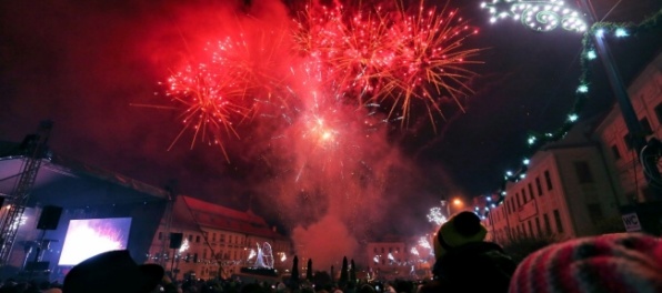 Silvestrovský ohňostroj bude v Banskej Bystrici o deň neskôr