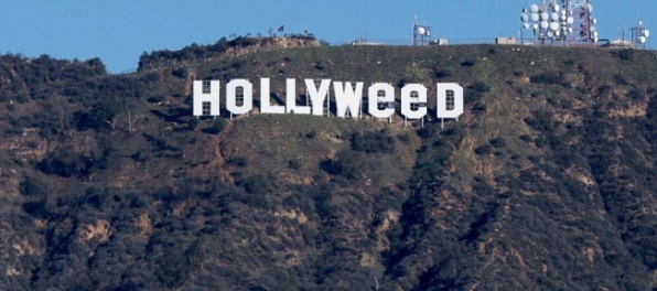 Nad Hollywoodom sa niekoľko hodín týčil nápis 'Hollyweed'