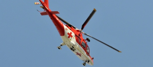 Na zjazdovke v Tatrách sa zrazili lyžiari, zasiahol vrtuľník