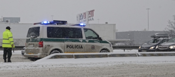 Pri Humennom havaroval autobus, vodič šiel prirýchlo