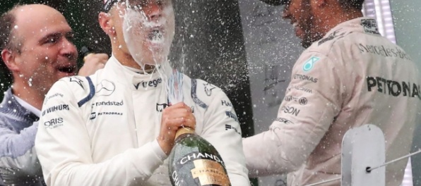 Mercedes našiel náhradu za majstra sveta Rosberga