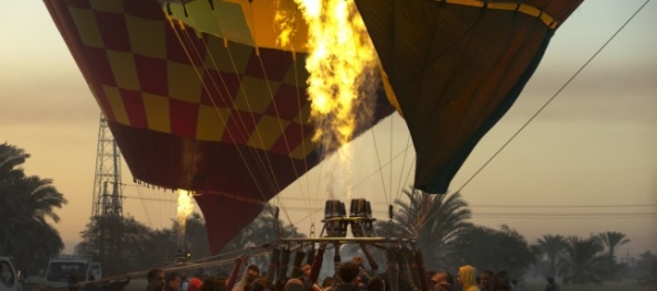 Turisti mali šťastie v nešťastí, prežili pád balóna