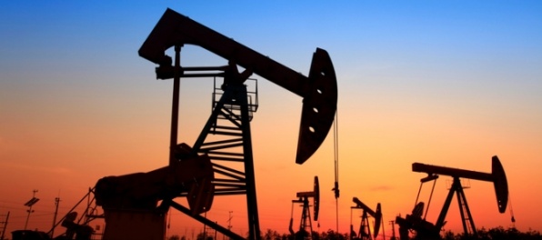 Ceny ropy sa zvýšili, zredukovala sa jej ťažba