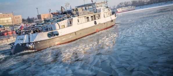 Premávku po Dunaji medzi Bratislavou a Gabčíkovom zastavili