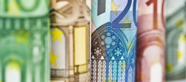 Euro posilnilo, ekonomika eurozóny zaznamenala vysoký rast