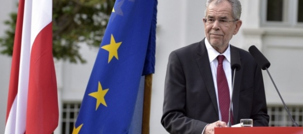 Rakúsko má nového prezidenta, Van der Bellen sa ujal funkcie