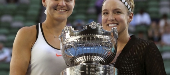Matteková-Sandsová a Šafářová s titulom na Australian Open