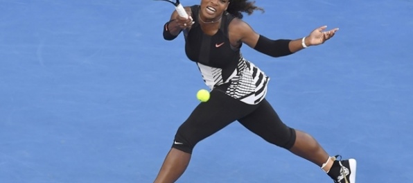 Serena zvíťazila vo finále Australian Open nad Venus