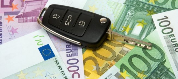 Zmenili sa poplatky za registráciu áut, koľko zaplatíte?