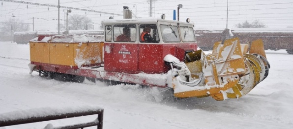 Na železničnú trať medzi Párnicou a Kraľovanmi padla lavína