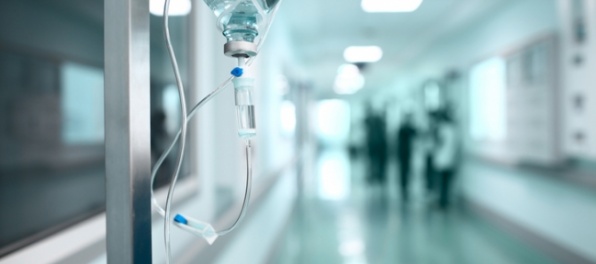 Nemocnica v Nitre nemusí odkladať operácie, prijala lekárov