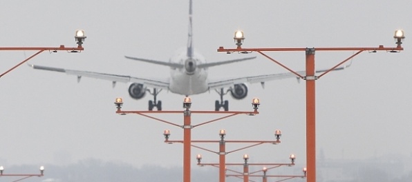 Pri letisku vo Frankfurte zneškodnili bombu z vojny