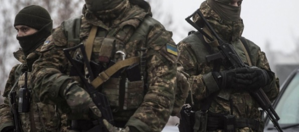 Obe strany konfliktu v Donbase stiahnu zakázané zbrane