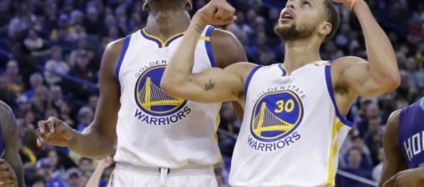 Video: Warriors dali 50 bodov za štvrtinu, Pelicans prehrali