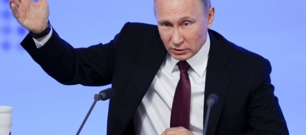 Putin: Vojenskú základňu Kant môžeme zavrieť, stačí povedať