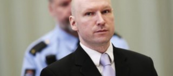 Breivikove ľudské práva vo väzení porušované nie sú, rozhodol súd
