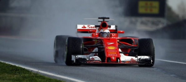 Kimi Räikkönen bol najrýchlejší na záver úvodných testov F1