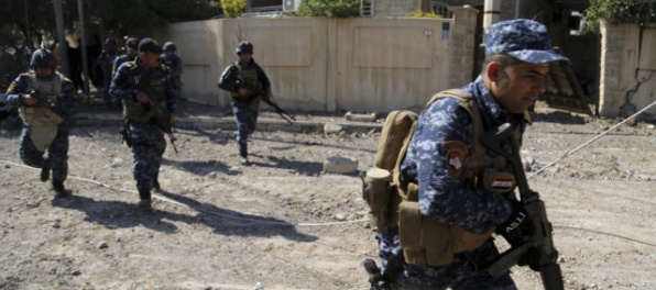 Iracké jednotky v západnom Mósule postupujú, džihádisti utekajú do sýrskej Rakky