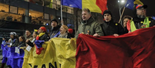 Do ulíc Bukurešti opäť vyšli tisíce Rumunov, protestovali proti vláde