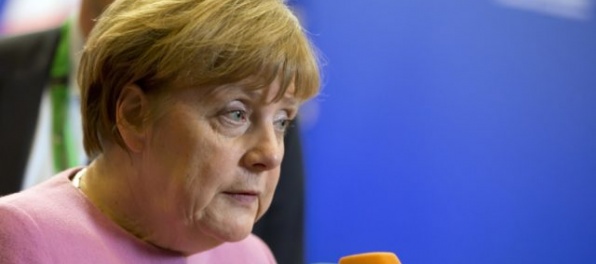 Očakávaná schôdzka Trumpa a Merkelovej sa odkladá, znemožnilo ju počasie