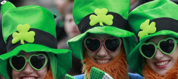 Ku Dňu svätého Patrika patria bujaré oslavy, škriatkovia i írska whisky