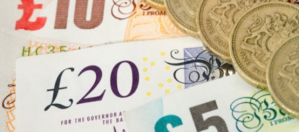 Po správe o aktivácii odchodu Británie z Európskej únie libra prudko oslabila