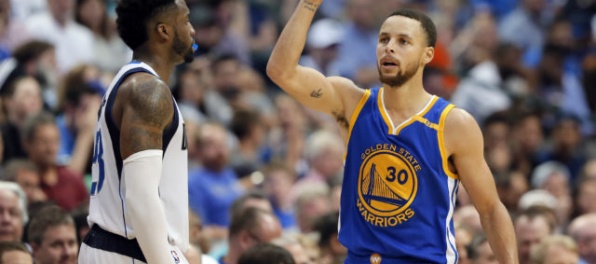 Video: Bratský súboj Curryovcov v NBA vyhral Stephen, v Toronte sa iskrilo