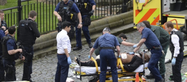 Útok v Londýne: Terorista zabil troch ľudí a ďalšie desiatky zranil