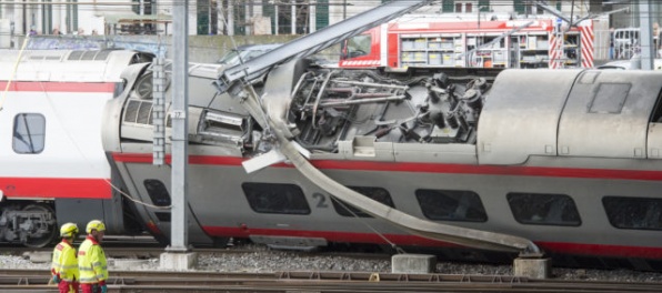 V Luzerne sa vykoľajil vlak, nehoda ochromila dopravu v okolí