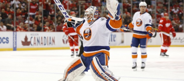 Brankár Halák sa vracia do NHL, Islanders ho povolali z farmy