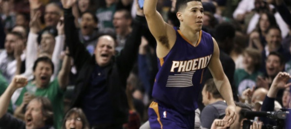 Video: Phoenixu Suns nestačilo na víťazstvo ani fantastických 70 bodov Devina Bookera