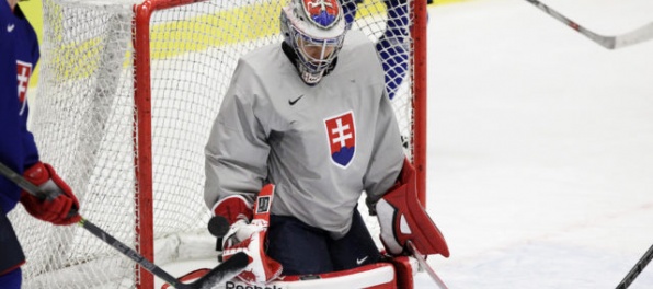 Július Hudáček mieri do KHL, referujú Švédi