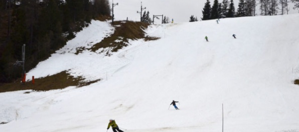 Lyžuje sa už len na Štrbskom Plese, zorganizujú aj veľkonočnú lyžovačku