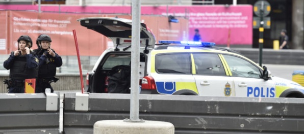Švédska polícia zatkla muža podozrivého z útoku v Štokholme