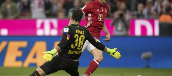 Video: V Bundeslige vyhrávali domáci, Bayern v šlágri zdolal Dortmund