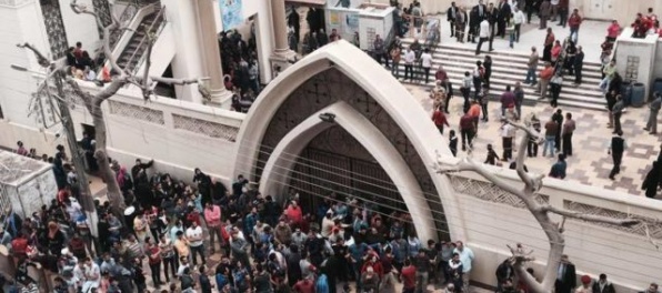 Aktualizované: Kostoly v Egypte sa stali terčami bombových útokov, zahynuli tri desiatky kresťanov