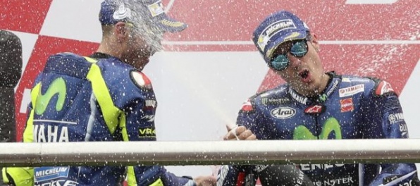 Španiel Maverick Viňales ovládol Veľkú cenu Argentíny v MotoGP