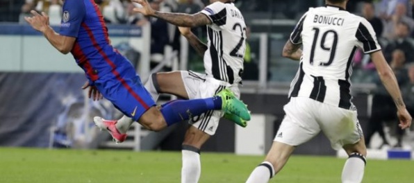 Video: Juventus v Lige majstrov oskalpoval Barcelonu, do odvety ide s trojgólovým náskokom
