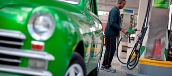 Ceny pohonných látok vzrástli, zdražel aj najpredávanejší benzín