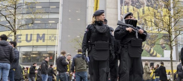 Vyšetrovatelia majú závažné pochybnosti, že listy z útoku v Dortmunde písali islamisti