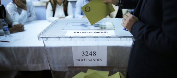 Aktualizované: Turecká opozícia žiada anulovanie výsledkov referenda