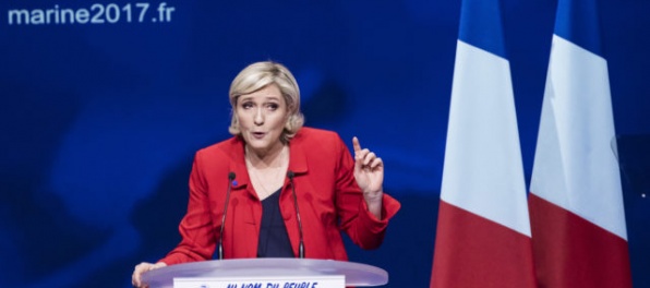 Le Penová žiadala odstránenie vlajky EÚ z televízneho štúdia, kde mala vystupovať