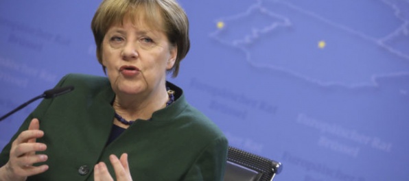 Merkelovej blok si v prieskumoch udržiava pevný náskok aj šesť mesiacov pred voľbami v Nemecku
