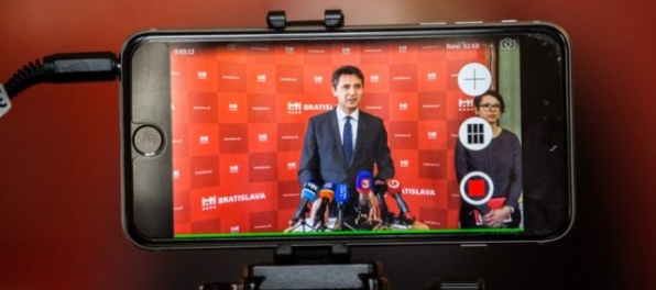 Kritici zákazu hazardu v Bratislave spustili petíciu za odvolanie Nesrovnala