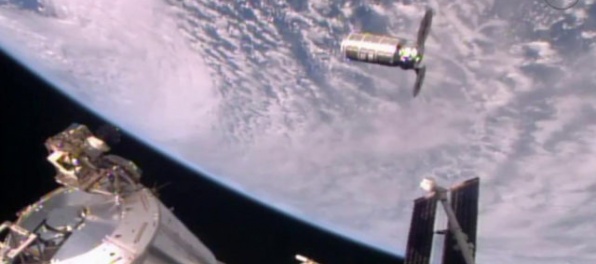 Video: Nákladná vesmírna loď Cygnus doviezla na ISS tony zásob aj materiálu